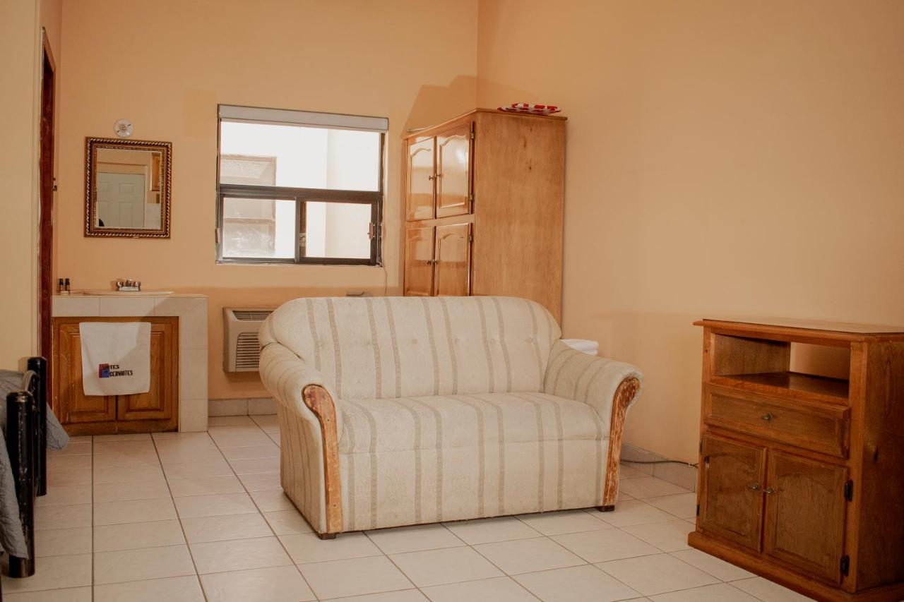 Suites Cervantes Chihuahua Ngoại thất bức ảnh