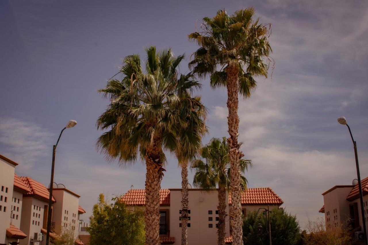 Suites Cervantes Chihuahua Ngoại thất bức ảnh