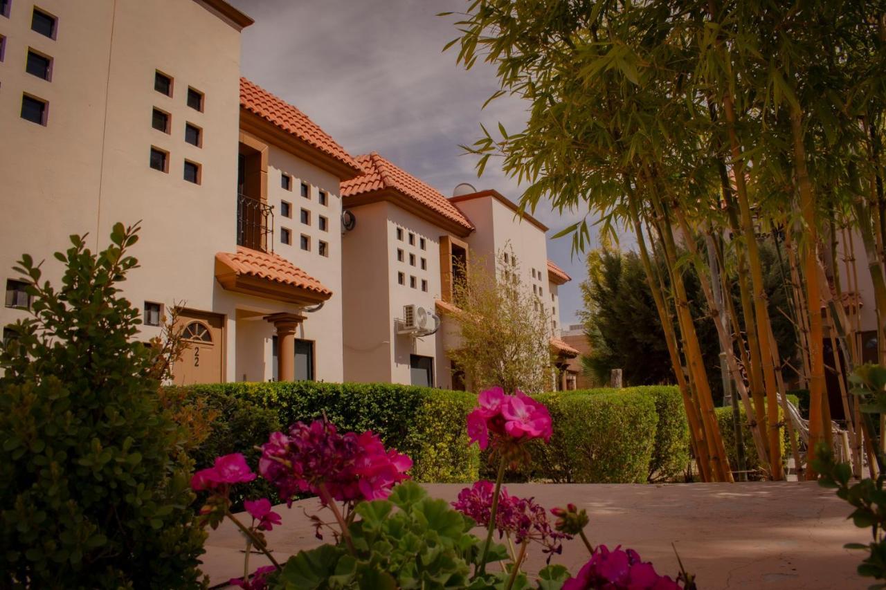 Suites Cervantes Chihuahua Ngoại thất bức ảnh
