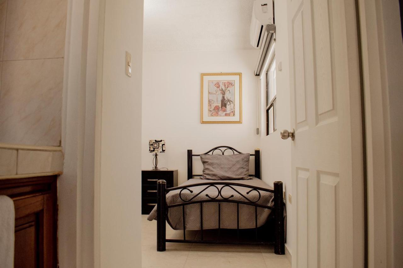 Suites Cervantes Chihuahua Ngoại thất bức ảnh